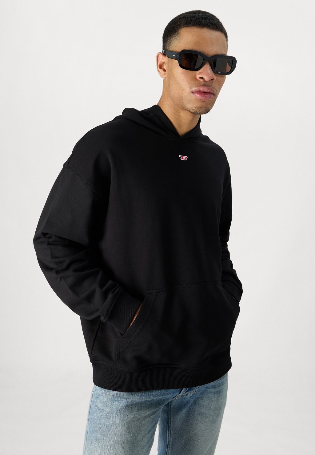 Джемпер с капюшоном BOXT HOOD Diesel, черный
Джемпер с капюшоном BOXT HOOD Diesel, черный