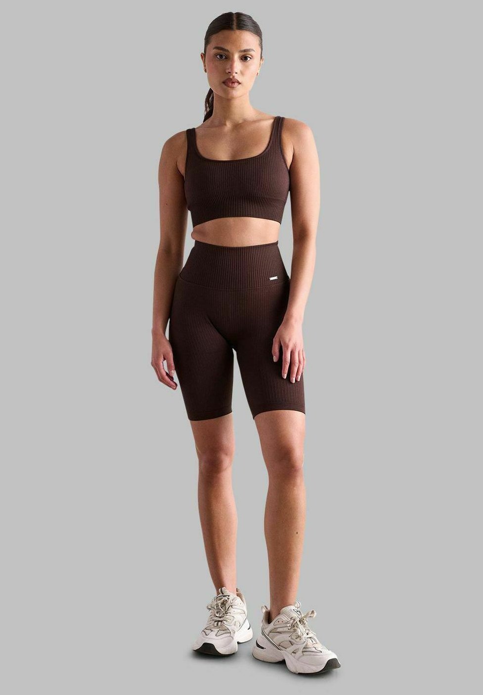 Спортивный бюстгальтер средней поддержки RIBBED SEAMLESS aim’n®, коричневый
Спортивный бюстгальтер средней поддержки RIBBED SEAMLESS aim’n®, коричневый