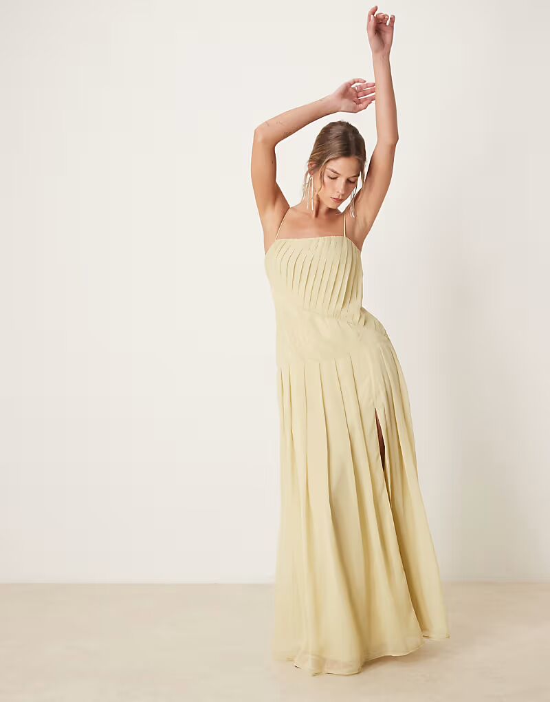 Платье-комбинация миди ASOS DESIGN плиссированное, бледно-желтого цвета
Платье-комбинация миди ASOS DESIGN плиссированное, бледно-желтого цвета
