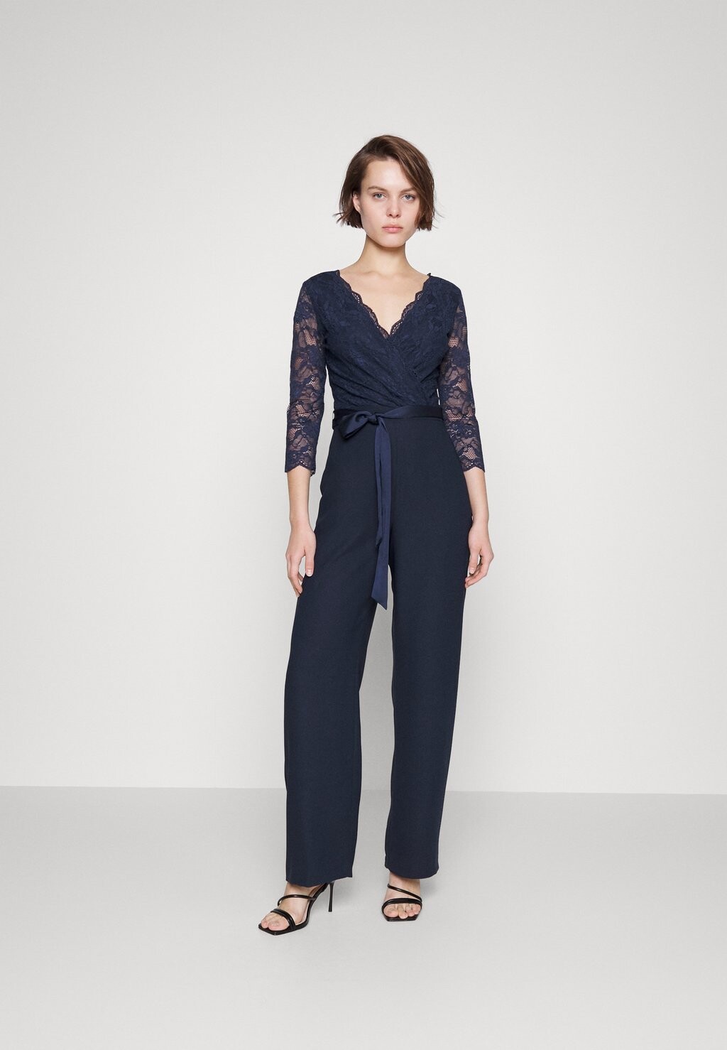 Комбинезон JUMPSUIT Swing, цвет navy
Комбинезон JUMPSUIT Swing, цвет navy