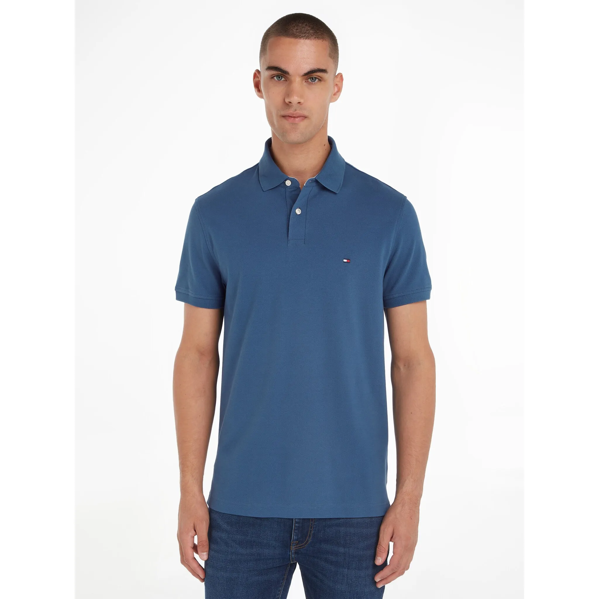 Рубашка-поло Tommy Hilfiger "1985 REGULAR POLO" с контрастными полосками Tommy Hilfiger на внутренней стороне воротника, цвет Aegean Sea
Рубашка-поло Tommy Hilfiger "1985 REGULAR POLO" с контрастными полосками Tommy Hilfiger на внутренней стороне воротника, цвет Aegean Sea