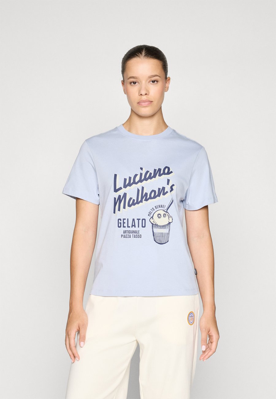 Футболка Malbon GELATO TEE, Blue, Синий, Футболка Malbon GELATO TEE, Blue
Футболка Malbon GELATO TEE, Blue, Синий, Футболка Malbon GELATO TEE, Blue
