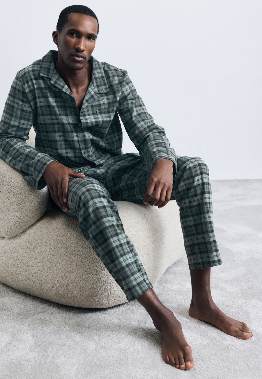 Пижамный комплект Björn Borg CORE GIFTBOX, Multi-Coloured
Пижамный комплект Björn Borg CORE GIFTBOX, Multi-Coloured