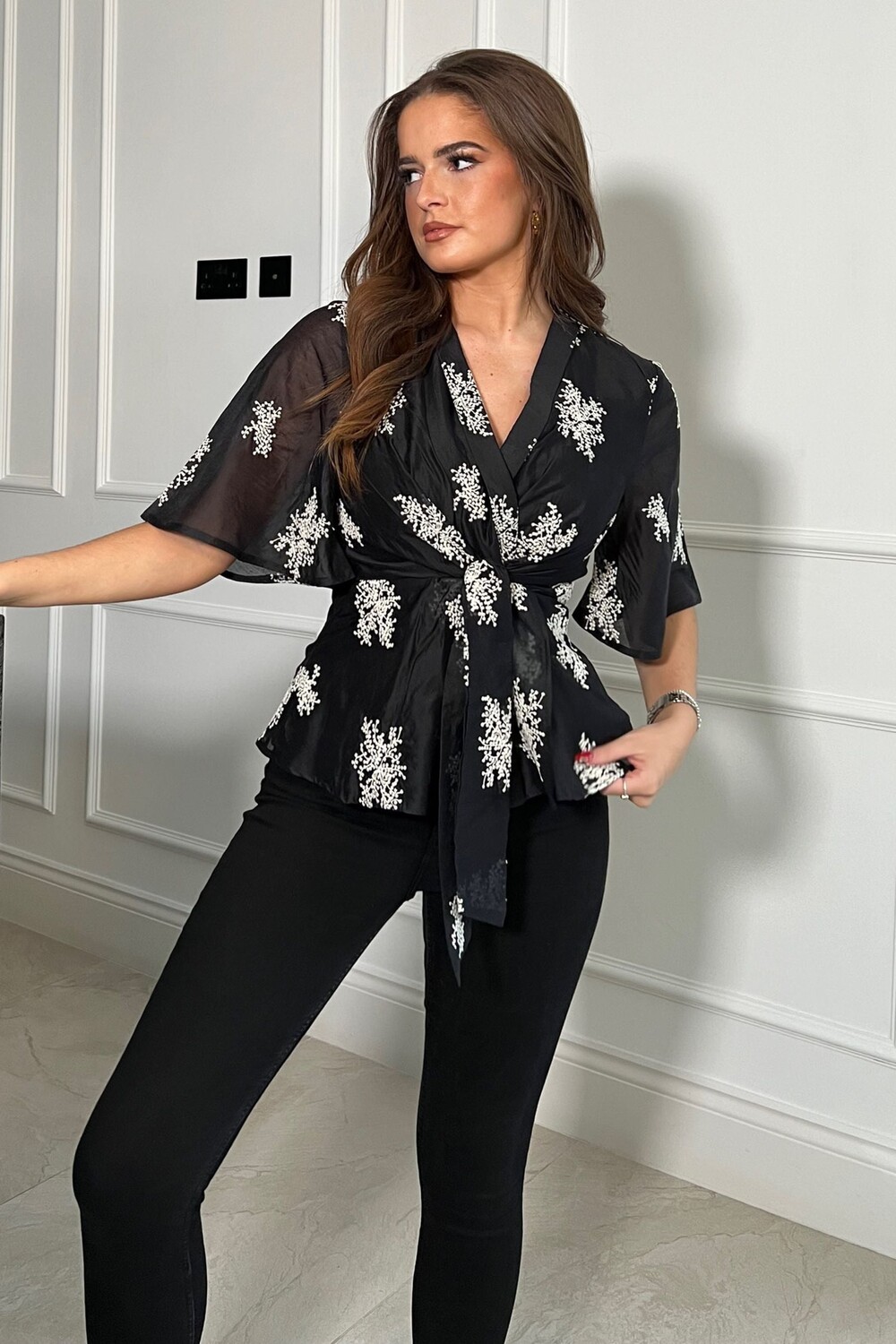 Брук топ с завязками и запахом Girl In Mind, черный 
Брук топ с завязками и запахом Girl In Mind, черный