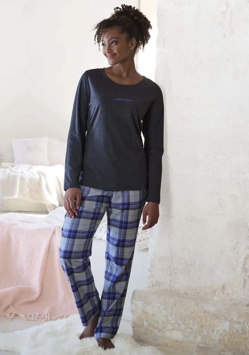 Пижама Vivance Dreams (2 шт.) из приятной мягкой фланели, синий
Пижама Vivance Dreams (2 шт.) из приятной мягкой фланели, синий