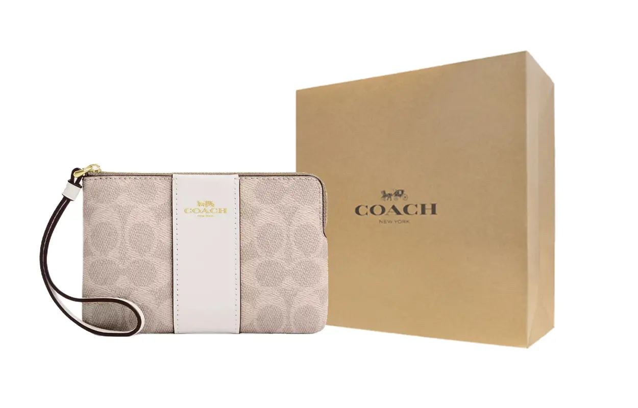 COACH Мини-клатч из лакированного полотна женский мел и мультиколор 
COACH Мини-клатч из лакированного полотна женский мел и мультиколор
