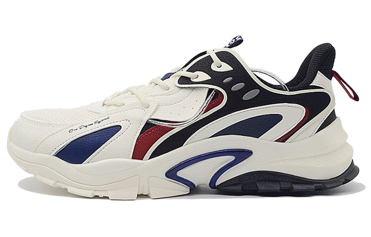 Кроссовки мужские массивные низкие белый/черный 361° 
Кроссовки мужские массивные низкие белый/черный 361°