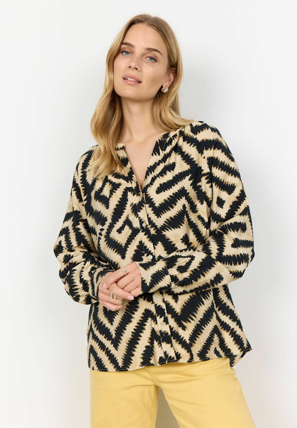 Блуза SC-PIXI 2 Soyaconcept, бежевый
Блуза SC-PIXI 2 Soyaconcept, бежевый