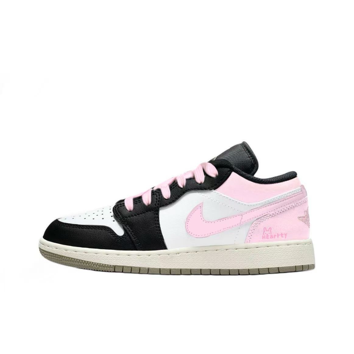 Jordan Air 1 LOW нескользящие, устойчивые к истиранию, дышащие низкие детские баскетбольные кроссовки pink unisex
Jordan Air 1 LOW нескользящие, устойчивые к истиранию, дышащие низкие детские баскетбольные кроссовки pink unisex