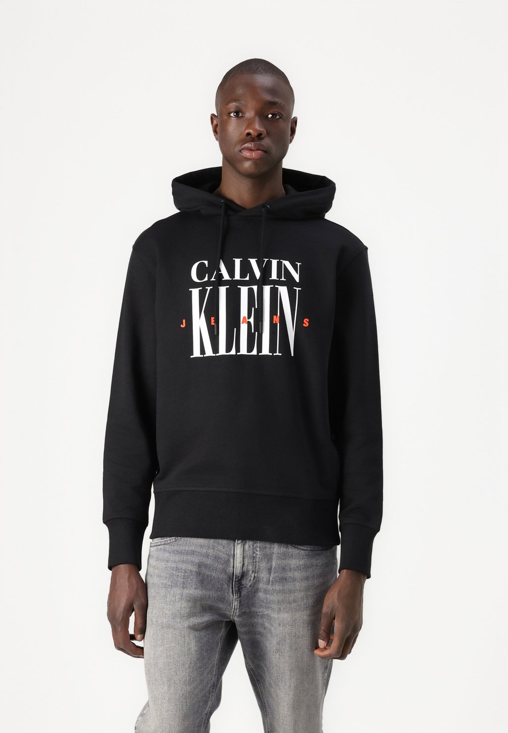 Толстовка с капюшоном SERIF FONT GRAPHIC HOODIE UNISEX Calvin Klein Jeans, черный
Толстовка с капюшоном SERIF FONT GRAPHIC HOODIE UNISEX Calvin Klein Jeans, черный
