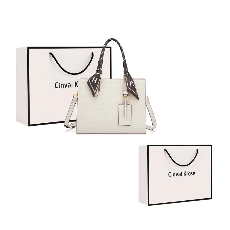 CinvaiKrose Сумка через плечо, Ecru 
CinvaiKrose Сумка через плечо, Ecru