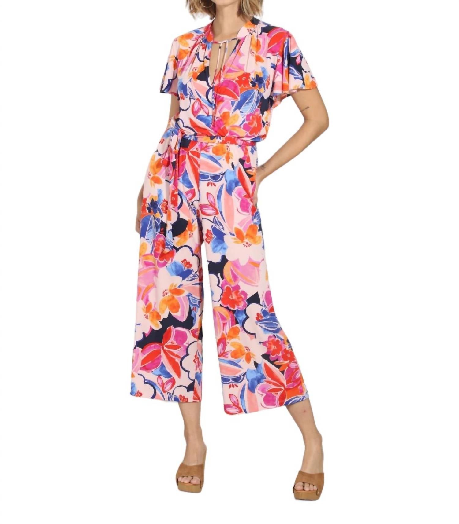 Комбинезон с коротким рукавом в синклере Veronica M
Комбинезон с коротким рукавом в синклере Veronica M