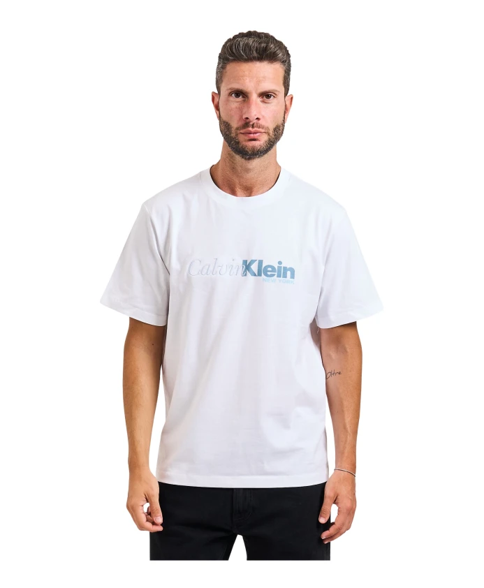 Белые футболки и рубашки-поло с круглым вырезом. Calvin Klein, белый
Белые футболки и рубашки-поло с круглым вырезом. Calvin Klein, белый