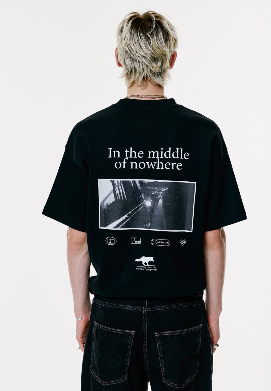 Футболка PULL&BEAR Print T-shirt, Black
Футболка PULL&BEAR Print T-shirt, Black