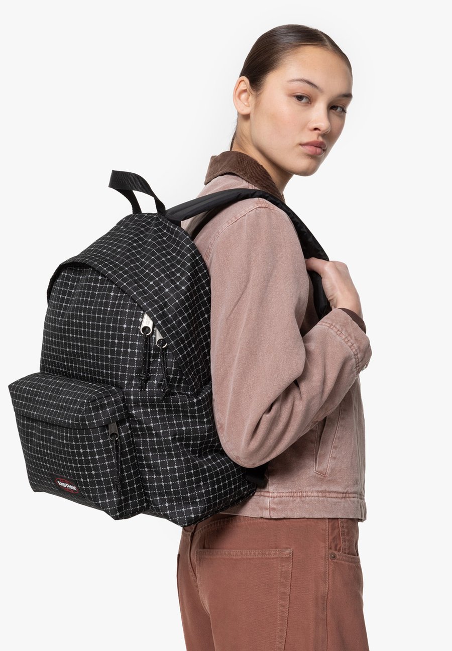 Рюкзак Eastpak DAY, Refleks Space Black/Black
Рюкзак Eastpak DAY, Refleks Space Black/Black