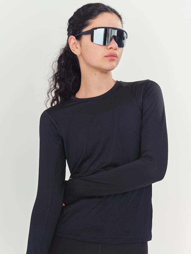 Беговая рубашка свободного кроя из материала Drymove H&M, черный
Беговая рубашка свободного кроя из материала Drymove H&M, черный