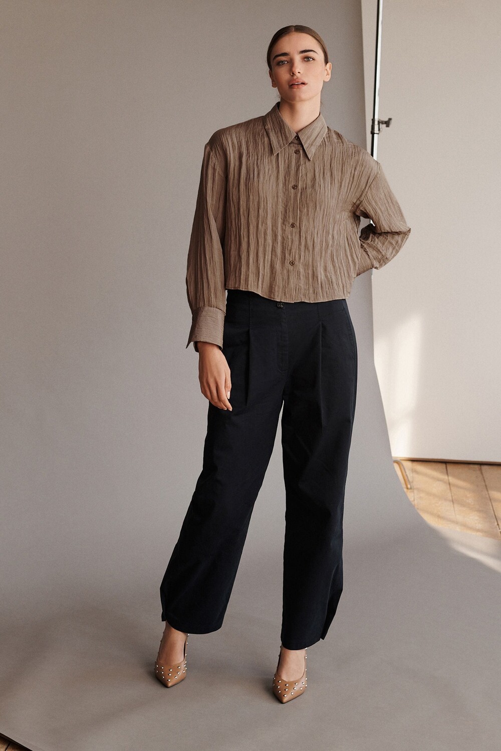 Элегантные брюки с пуговицами внизу Next, синий
Элегантные брюки с пуговицами внизу Next, синий