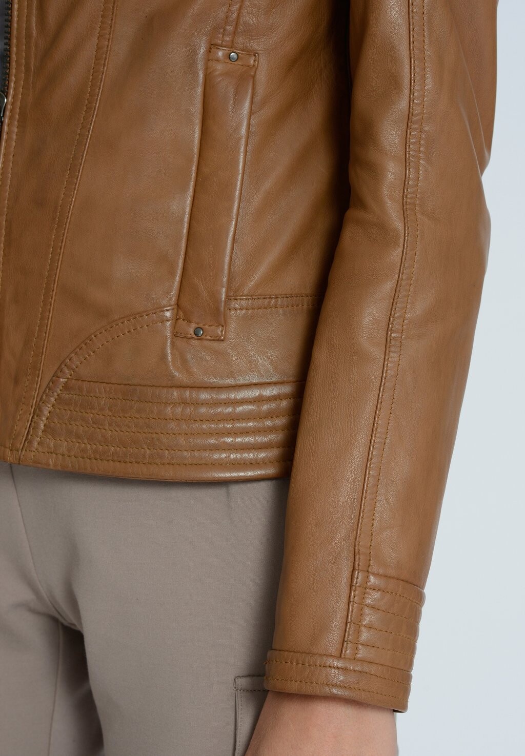 Кожаная куртка Mustang, цвет Cognac, Бежевый, Кожаная куртка Mustang, цвет Cognac
Кожаная куртка Mustang, цвет Cognac, Бежевый, Кожаная куртка Mustang, цвет Cognac