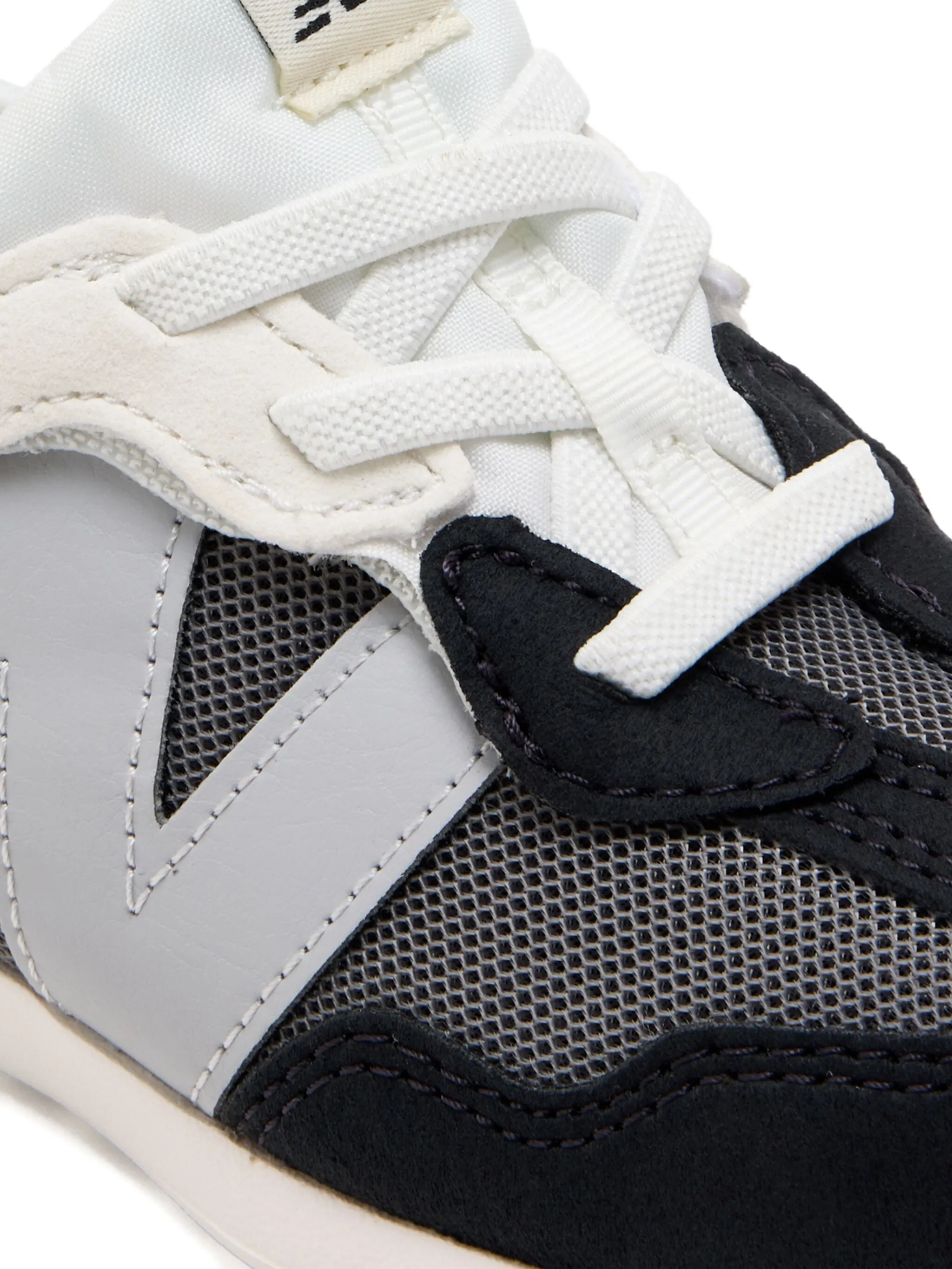 Кроссовки 327 с логотипом New Balance Kids, черный
Кроссовки 327 с логотипом New Balance Kids, черный