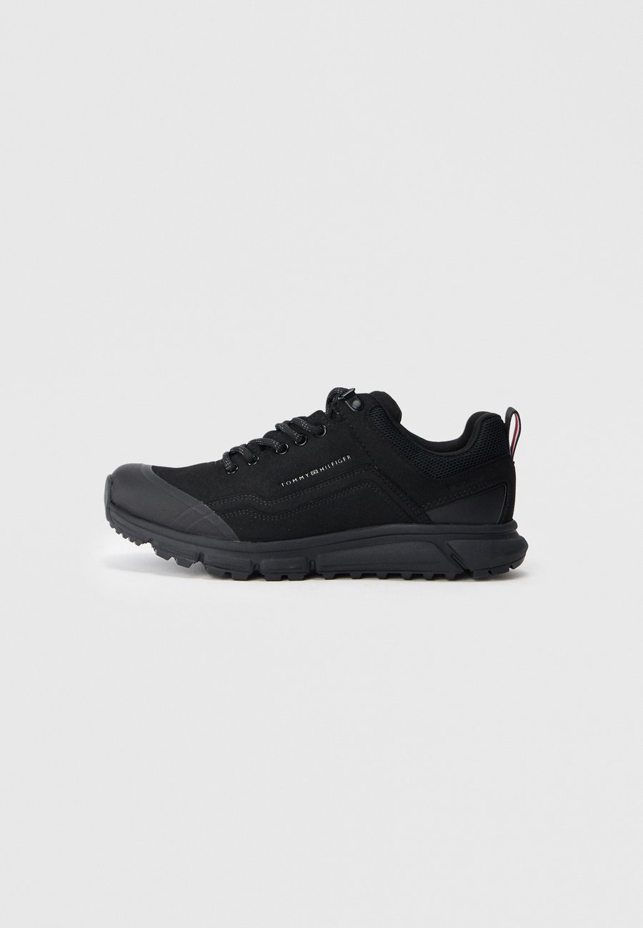 Кроссовки Tommy Hilfiger OUTDOOR RUNNER LOW, Black
Кроссовки Tommy Hilfiger OUTDOOR RUNNER LOW, Black