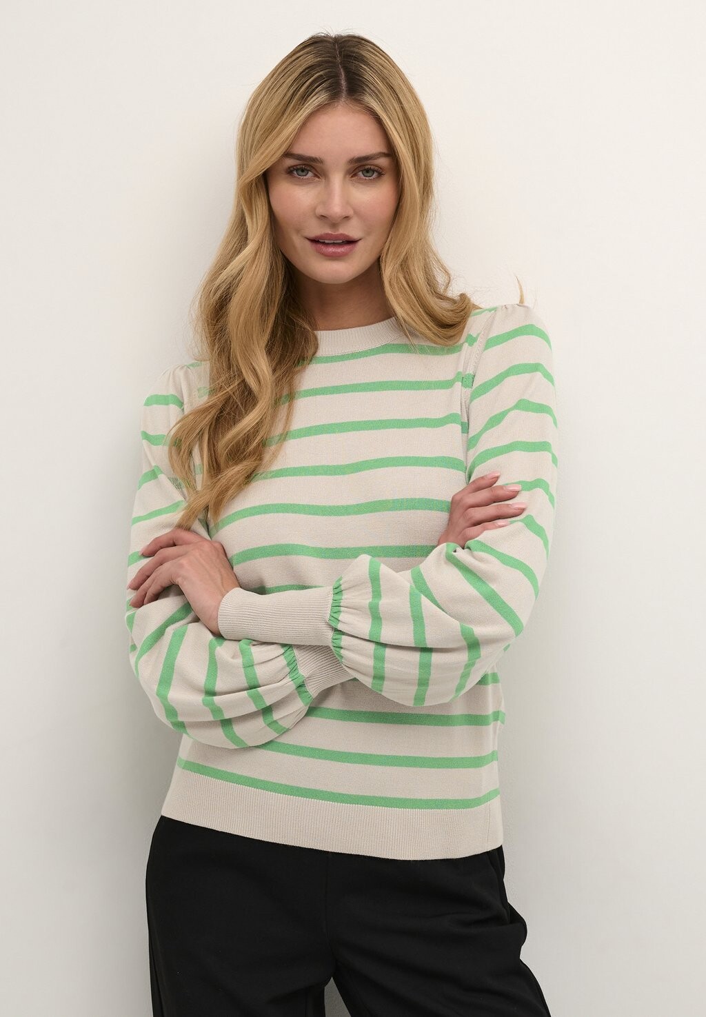 Вязаный свитер KAMALA Kaffe, цвет feather gray melange green
Вязаный свитер KAMALA Kaffe, цвет feather gray melange green