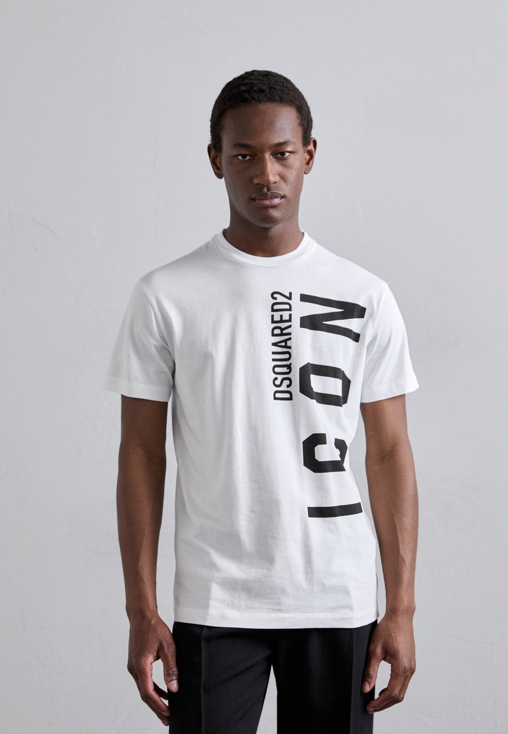 Футболка с принтом DSQUARED2 ICON, белый
Футболка с принтом DSQUARED2 ICON, белый