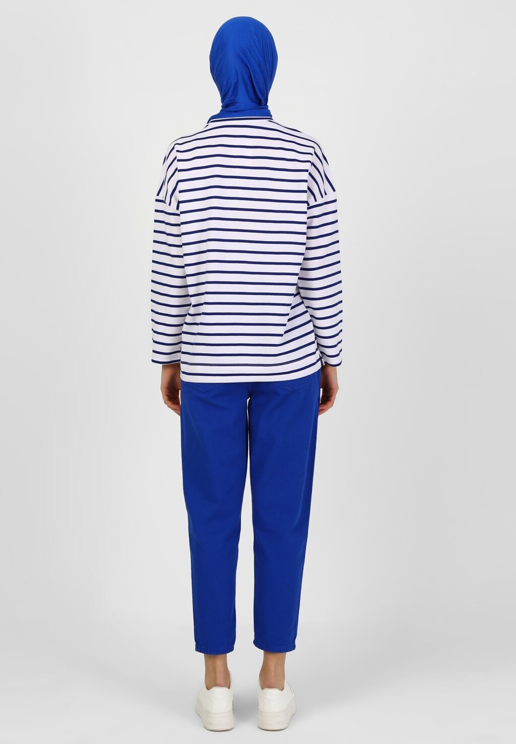 Топ с длинными рукавами CREW NECK Modanisa, темно-синий
Топ с длинными рукавами CREW NECK Modanisa, темно-синий