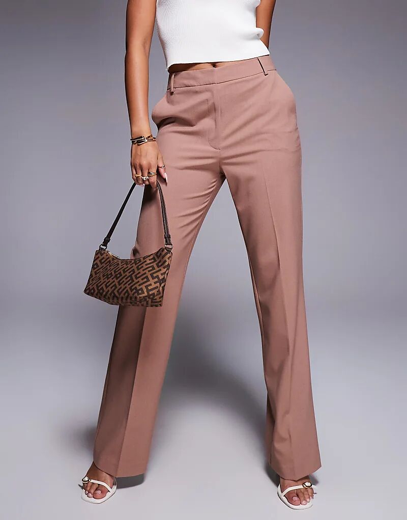 Узкие прямые брюки ASOS DESIGN цвета мокко
Узкие прямые брюки ASOS DESIGN цвета мокко