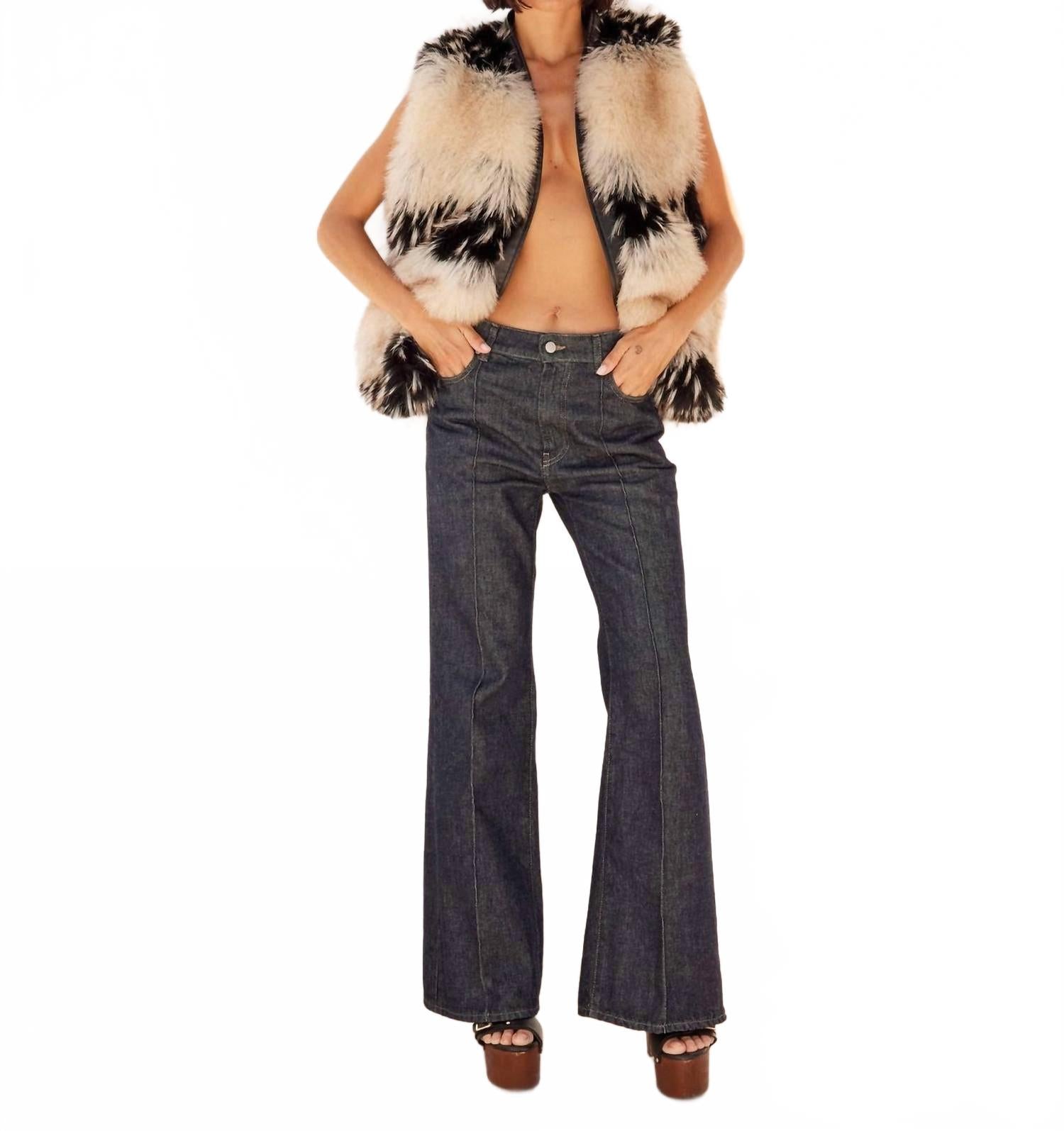 Mes Demoiselles Жилет без рукавов Aura бежевого цвета
Mes Demoiselles Жилет без рукавов Aura бежевого цвета