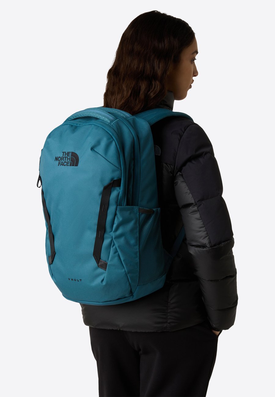 Рюкзак The North Face VAULT, Space Tnf Black/Dark Blue
Рюкзак The North Face VAULT, Space Tnf Black/Dark Blue