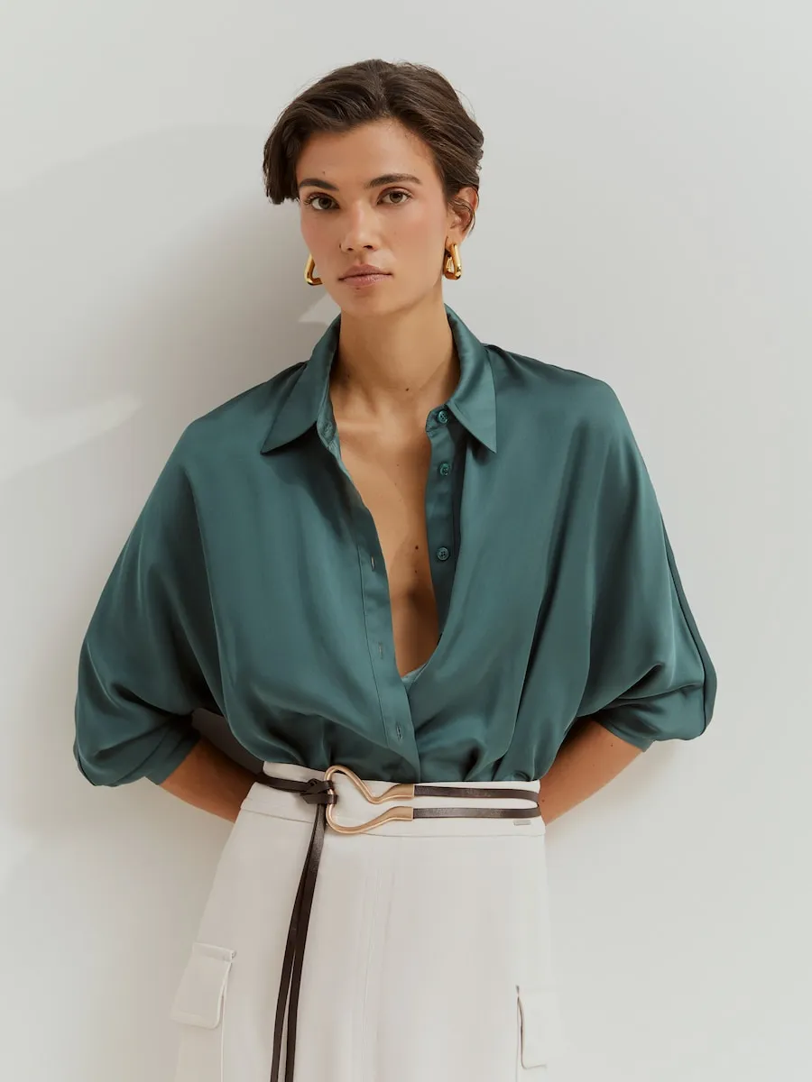 Женская свободная блузка из зеленого атласа Lion of Porches
Женская свободная блузка из зеленого атласа Lion of Porches