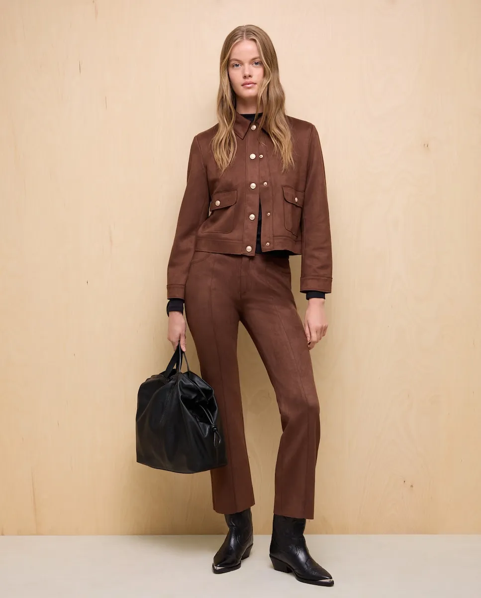 Женские укороченные расклешенные брюки с эффектом замши Easy Wear, коричневый
Женские укороченные расклешенные брюки с эффектом замши Easy Wear, коричневый