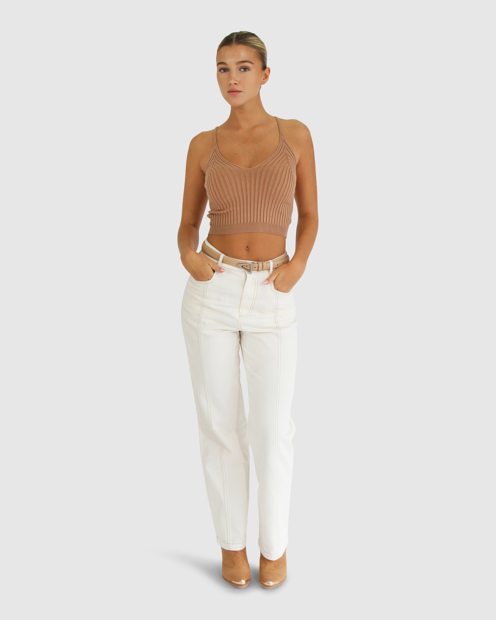 Все, что мне нужно, вязаный укороченный свитер Belle&Bloom, цвет oat
Все, что мне нужно, вязаный укороченный свитер Belle&Bloom, цвет oat