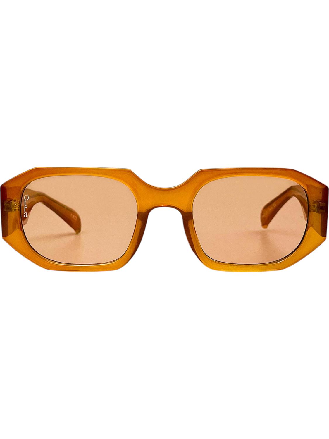 Женские солнцезащитные очки Vera в цвете Coffee Otra
Женские солнцезащитные очки Vera в цвете Coffee Otra