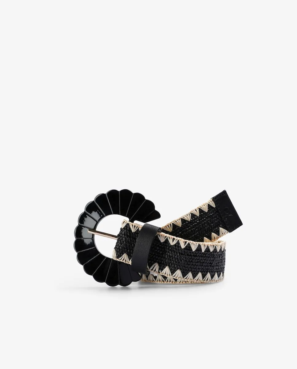 Женский ремень с полукруглой пряжкой Scalpers, черный
Женский ремень с полукруглой пряжкой Scalpers, черный