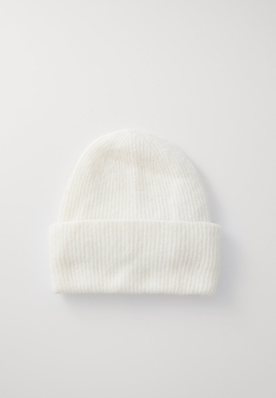Шапка Samsøe Samsøe Beanie, Clear Cream/Off-White
Шапка Samsøe Samsøe Beanie, Clear Cream/Off-White
