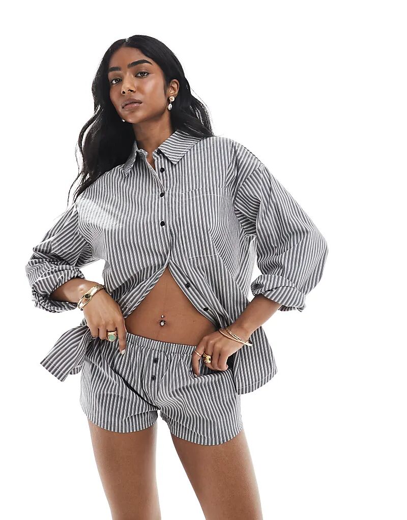 Боксеры-шорты Daisy Street в черно-белую полоску
Боксеры-шорты Daisy Street в черно-белую полоску