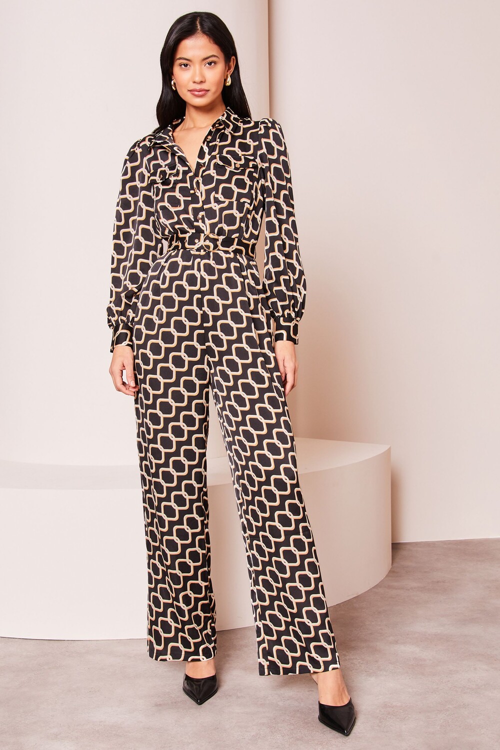 Комбинезон-Рубашка с длинными рукавами и геометрическим принтом Lipsy, черный
Комбинезон-Рубашка с длинными рукавами и геометрическим принтом Lipsy, черный