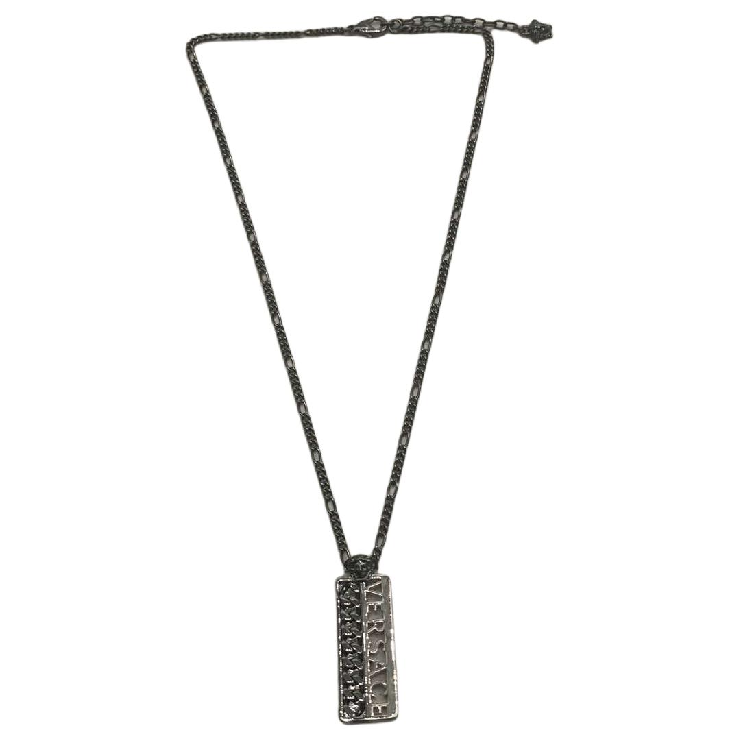 Versace Мужские серебряные ожерелья
Versace Мужские серебряные ожерелья
