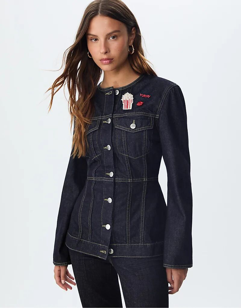 Приталенная джинсовая куртка Stradivarius из денима цвета синего с эффектом потертости
Приталенная джинсовая куртка Stradivarius из денима цвета синего с эффектом потертости