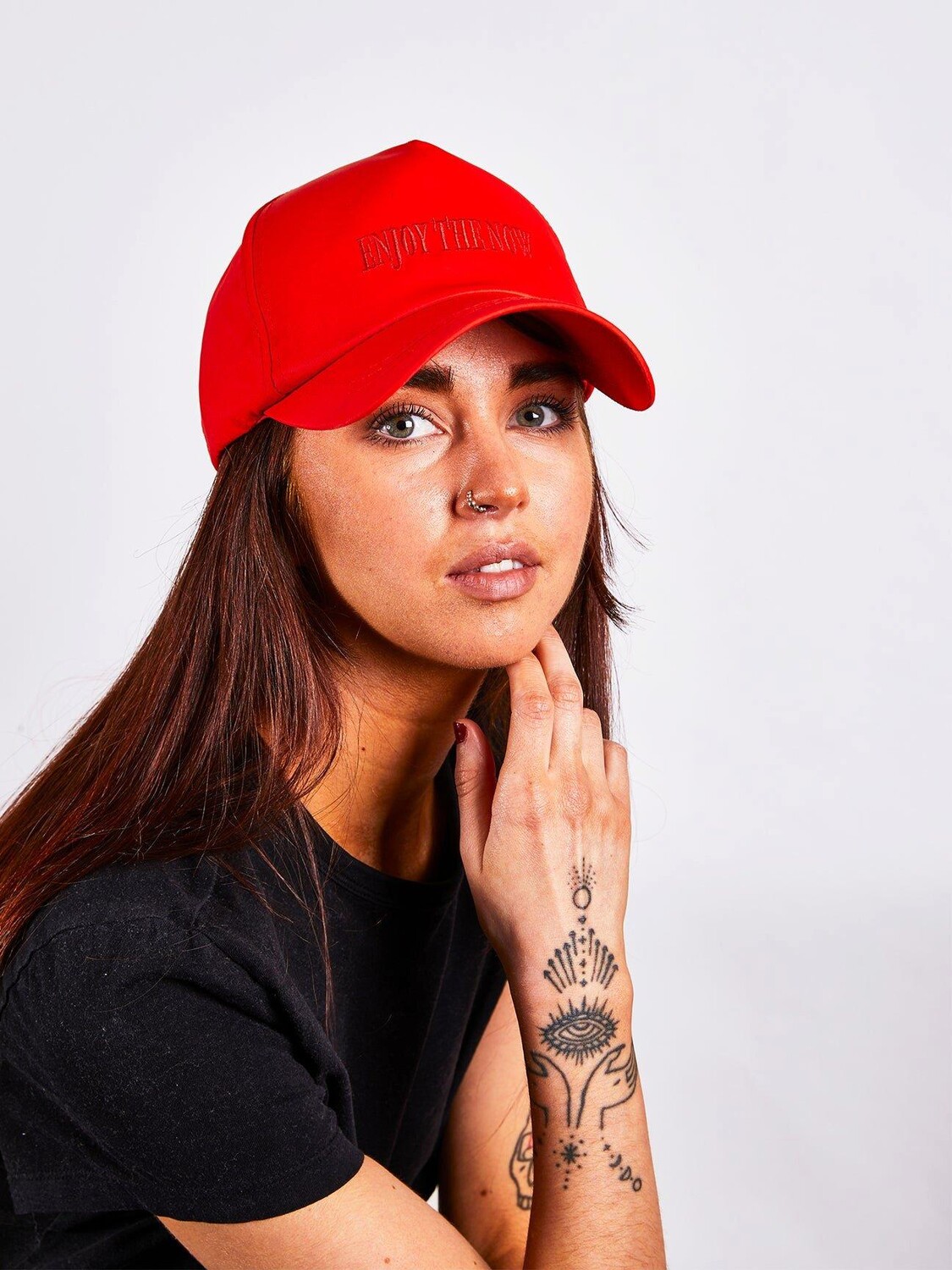 Бейсболка из мягкого нейлона цвета "Заходящее солнце" с вышивкой "Enjoy The Now" SVNX, оранжевый
Бейсболка из мягкого нейлона цвета "Заходящее солнце" с вышивкой "Enjoy The Now" SVNX, оранжевый