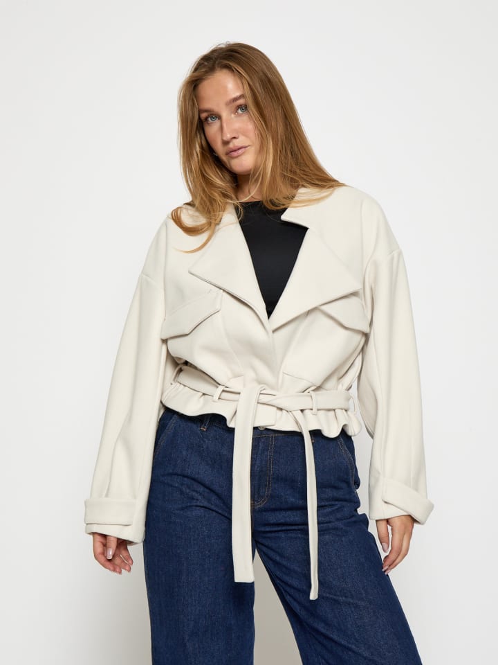 Куртка в цвете Белая шапка Peppercorn
Куртка в цвете Белая шапка Peppercorn