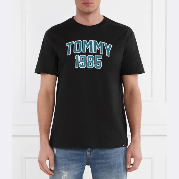 Университетская футболка стандартного кроя Tommy Hilfiger, черный
Университетская футболка стандартного кроя Tommy Hilfiger, черный