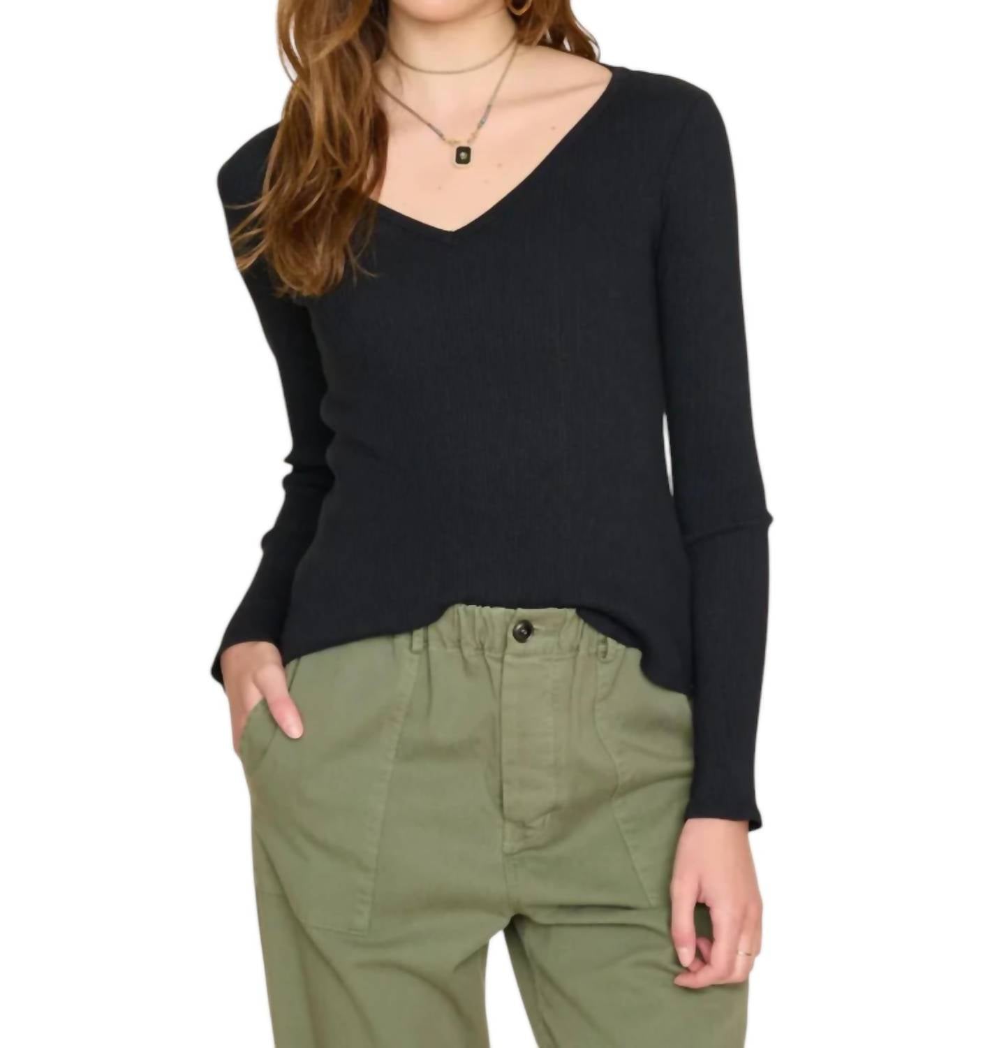 Футболка Colby черного цвета XIRENA
Футболка Colby черного цвета XIRENA