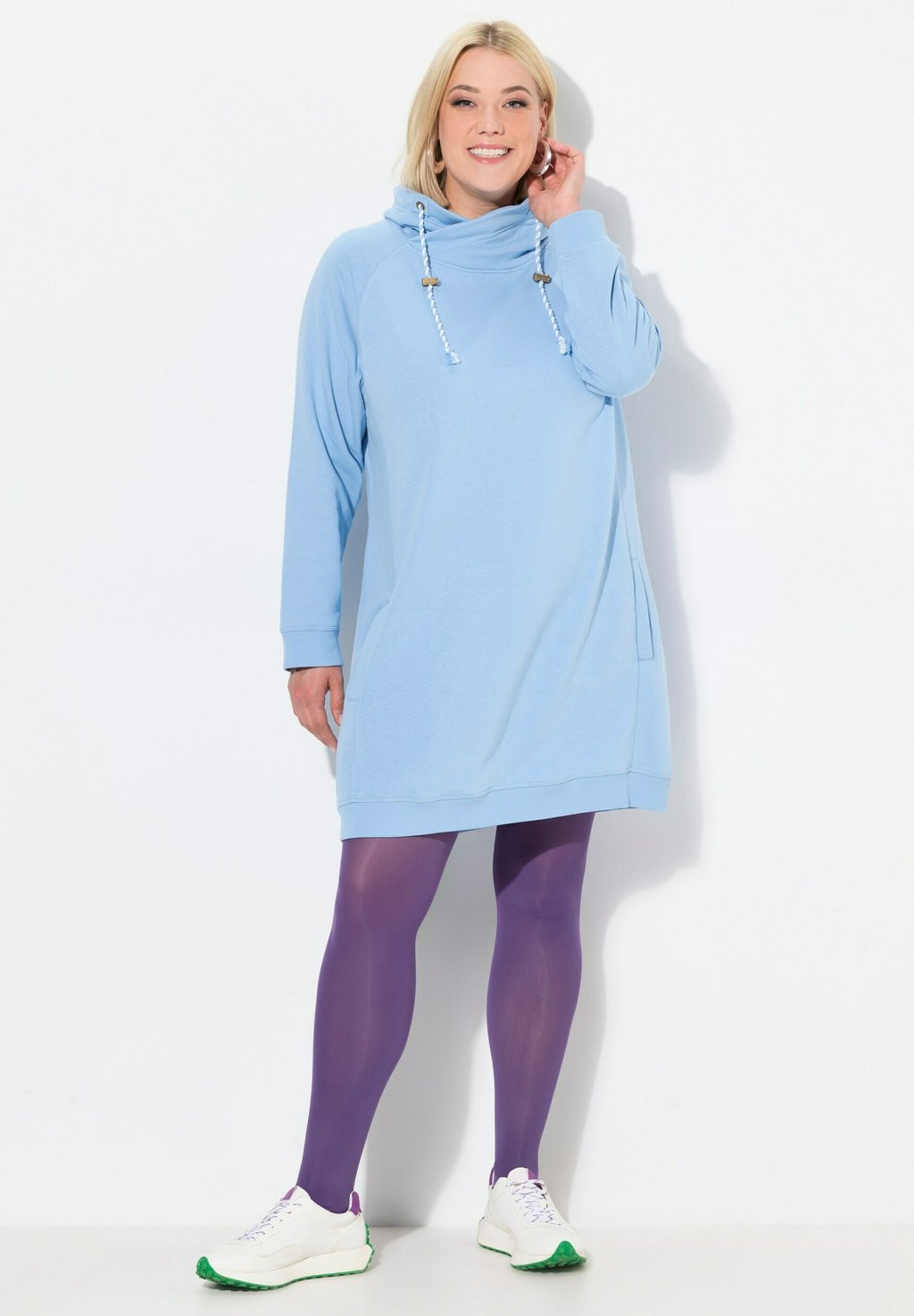 Повседневное платье LANGARM TASCHEN Ulla Popken, светло-голубой
Повседневное платье LANGARM TASCHEN Ulla Popken, светло-голубой