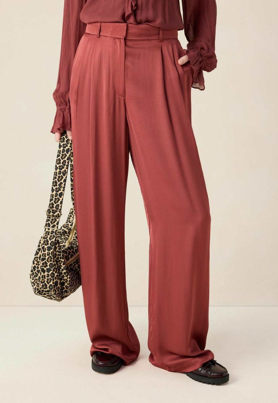 Брюки Sissy-Boy WEITE HIGH WAIST , D.Rood/Dark Red
Брюки Sissy-Boy WEITE HIGH WAIST , D.Rood/Dark Red