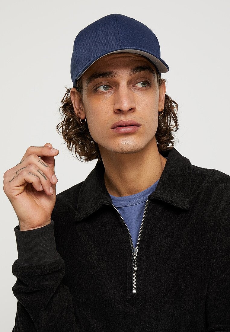 Кепка Combed Flexfit, темно-синяя
Кепка Combed Flexfit, темно-синяя