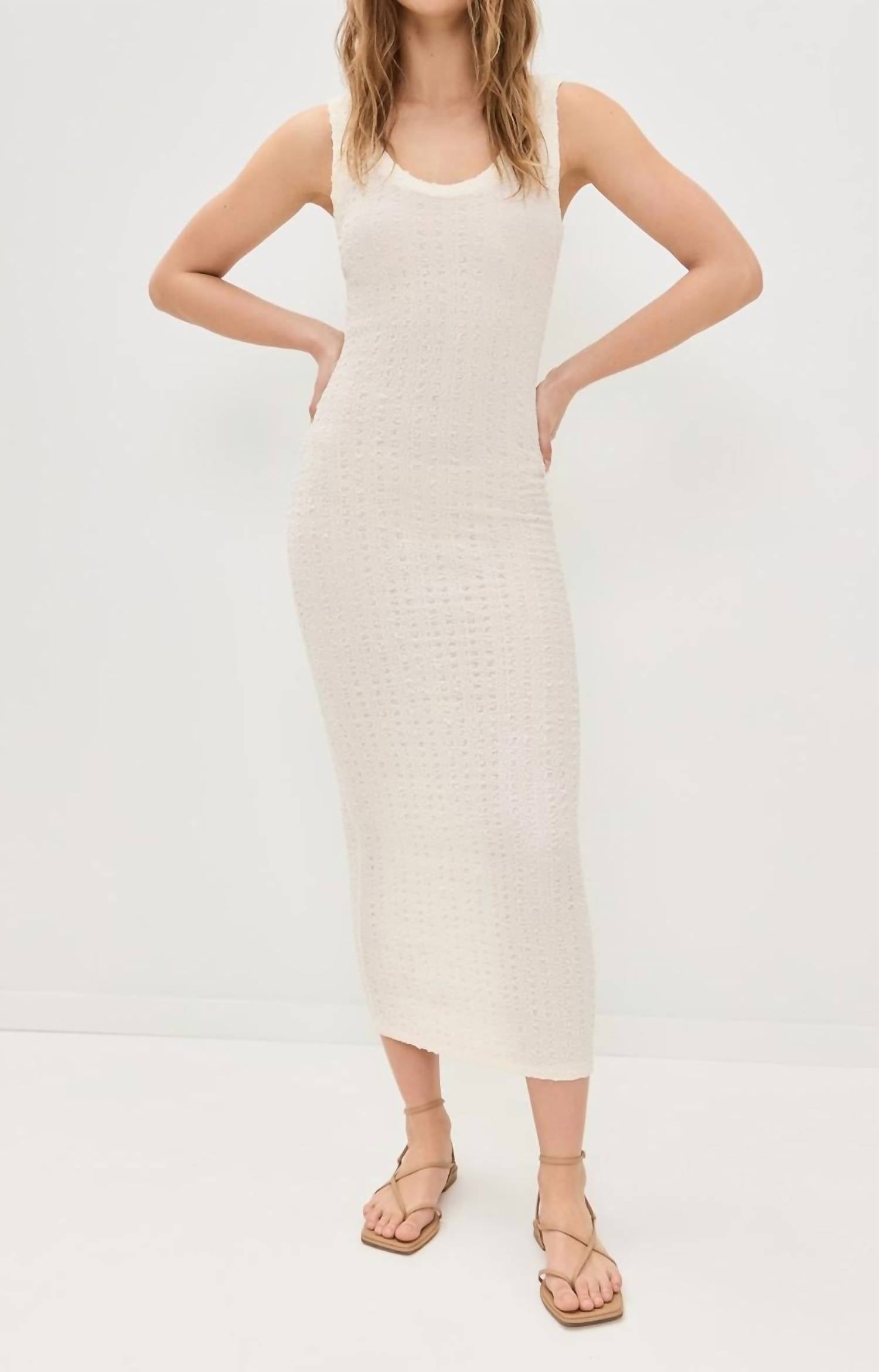 Платье миди с плиссированной кокеткой и попкорн-эффектом в цвете ваниль Enza Costa, Vanilla
Платье миди с плиссированной кокеткой и попкорн-эффектом в цвете ваниль Enza Costa, Vanilla