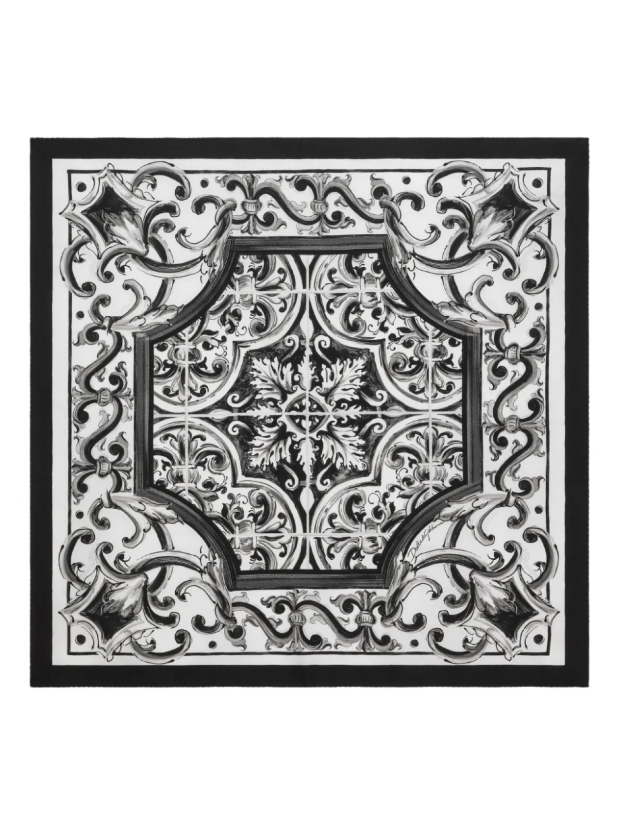 Шарф с принтом майолика Dolce & Gabbana, черный
Шарф с принтом майолика Dolce & Gabbana, черный