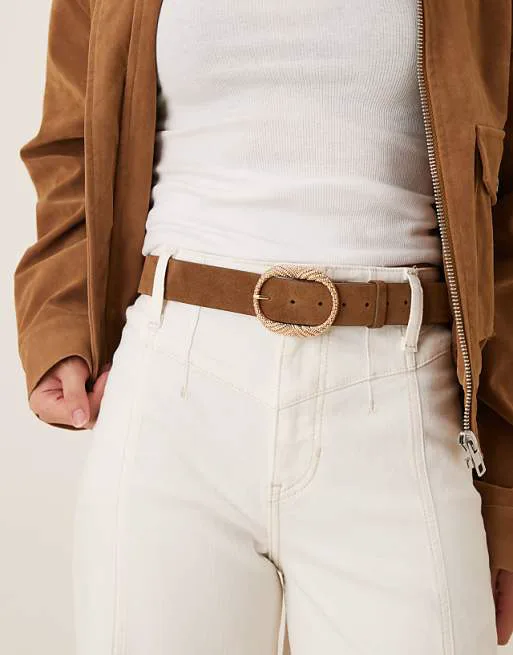 Коричневый ремень с текстурированной пряжкой Accessorize
Коричневый ремень с текстурированной пряжкой Accessorize